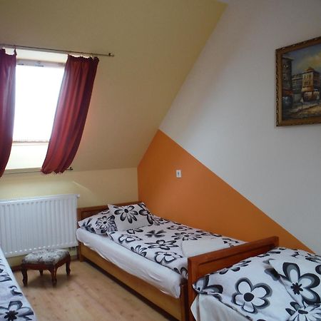 Kertvarosi Vendeghaz Orosháza Oda fotoğraf